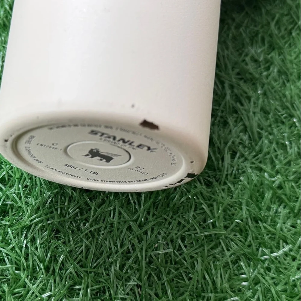 Stanley Beige Tumbler with Handle and Straw - Picture 5 of 6